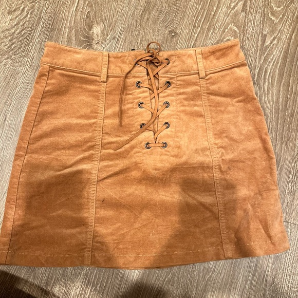 💛 bundle at $8- Tan mini skirt - Picture 1 of 4